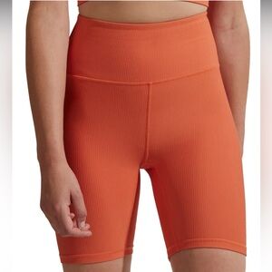 BNWT varley lets move rib short color:orange rust size